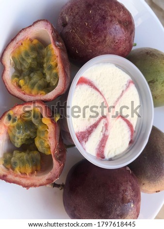 Passion Fruit with Strawberry Ice Cream