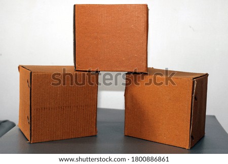 Carton for packing accessories  (Packing carton)