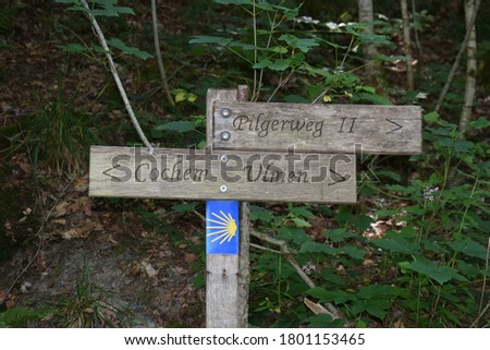 wooden sign for the path around Maria Martental