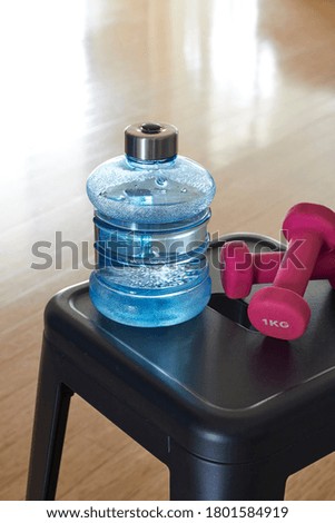 A studio photo of a water bottle