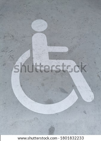 park sign for disabled person