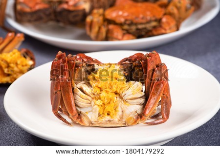 steamed chinese mitten crab, shanghai hairy crab close up on plate