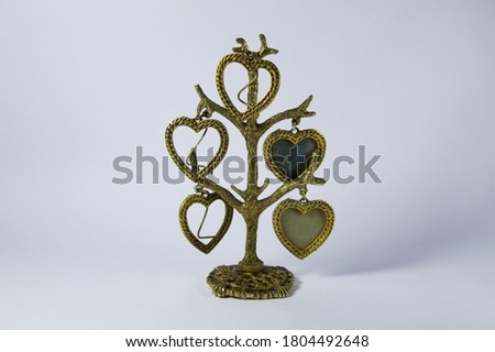 Metal picture frame with hearts