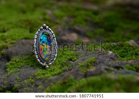 
Silver opal ring Lay on the floor