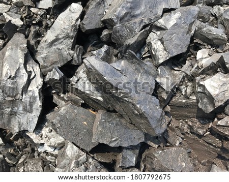 High grade coal with Black and super shiny in color 