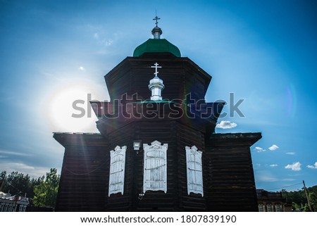 close up picture of wood christian orthodox church 