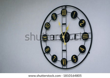 Unique wall clock time reminder