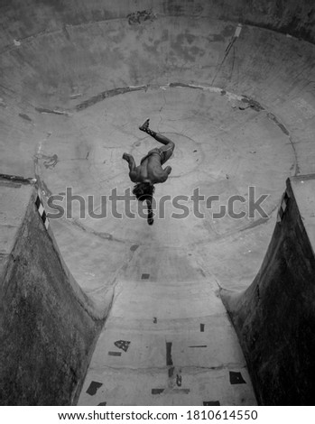 Matheus doing a Wall Backflip Flashkick, in a Skate Bowl in Minas Gerais.