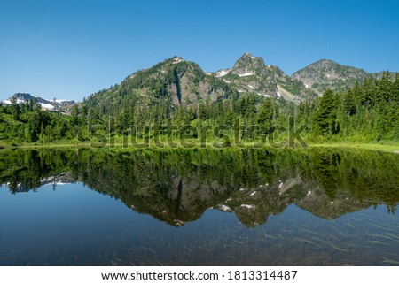 Picture Lake with view of Mount Shuksan in Washington State, with calm water