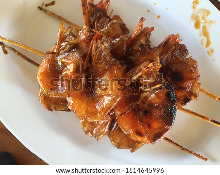satay shrimp sauce served warm