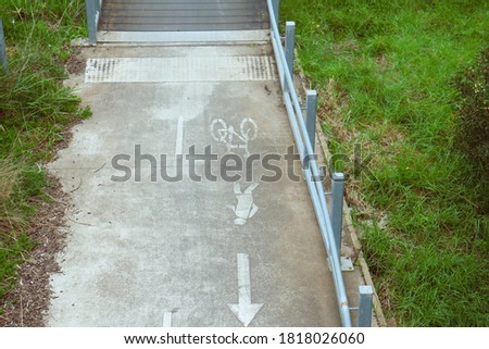 bike path lane and markings