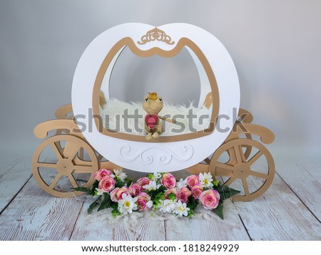 royal wooden carriage for children