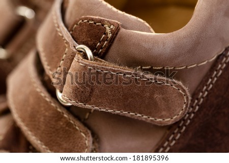 Beige and brown leather shoes with stitches for children - details