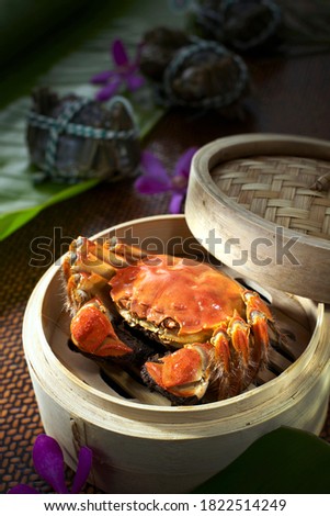 Delicious Chinese food, steamed hairy crabs

