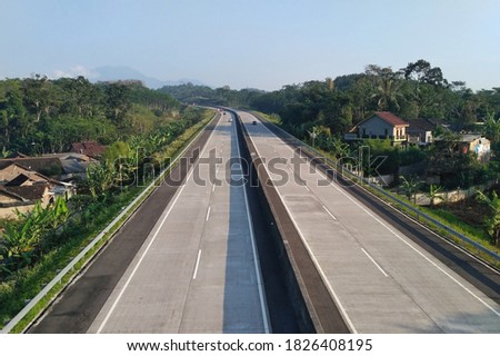 A scenery of the empty Salatiga toll road
