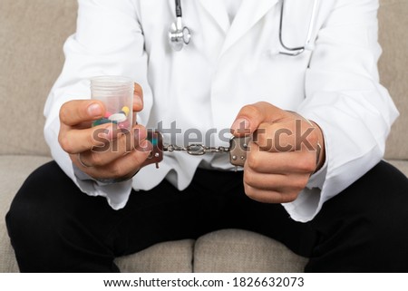Close up picture of a handcuff doctor