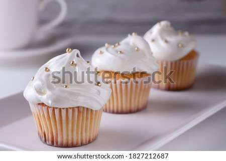 Bizet cream cupcakes - a very popular classic dessert