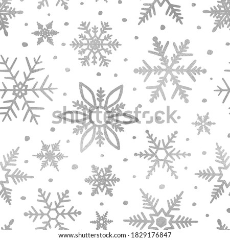 Snowflakes silver glitter. Winter background. Elegant seamless pattern. Marble silver texture. Beautiful delicate snow backdrop. Falling random snowflakes for winter design. Scatter snowflakes. Vector