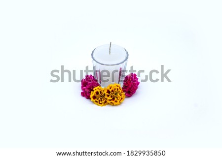 Day of the dead offering with candles and flowers. Mockup 