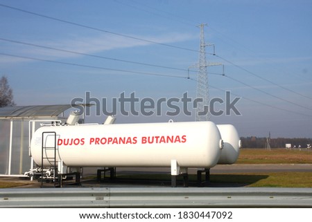 Translation: "propane-butane gas". Tanks for liquefied propane-butane gas