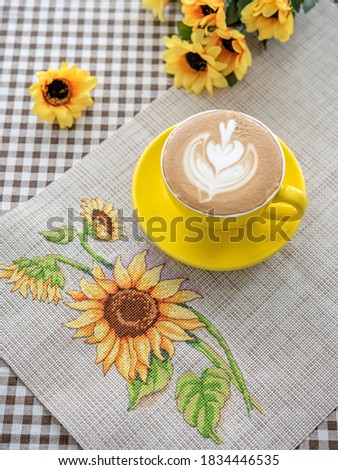 Latte Art with Sunflower Placemat