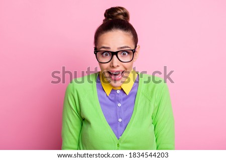 Close-up portrait photo of cute charming young shocked look open mouth her mother form abroad come visit her weekend wear spectacles colored clothes bright pink color background