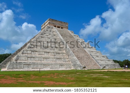 
Mayan pyramids and Chicen Itza one of the sites where the Maya civilization was most developed.