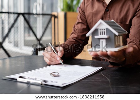 Real estate investment agents who hold house designs and lease documents, make home purchase contracts, home insurance, and purchase approvals for clients.