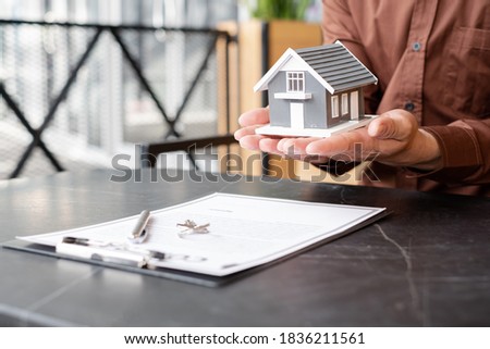 Real estate investment agents who hold house designs and lease documents, make home purchase contracts, home insurance, and purchase approvals for clients.