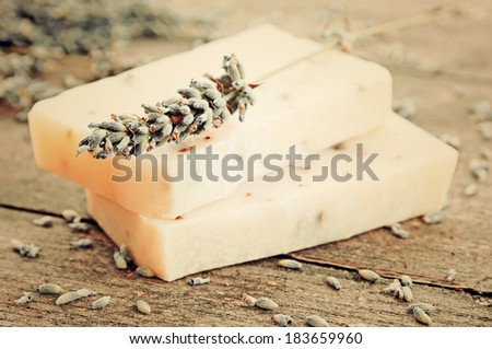  Home-made soap with lavender (vintage )