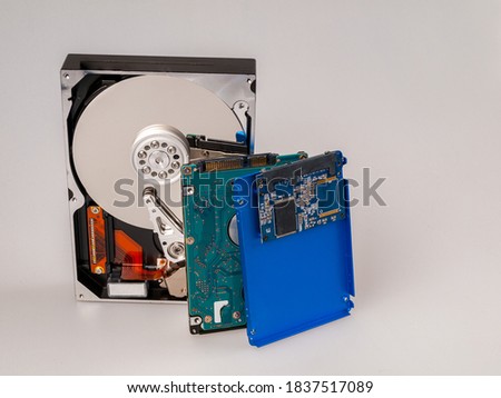 different types of computer drives, hard disk drives and SSD drives of different generations, data transfer, read and write speed