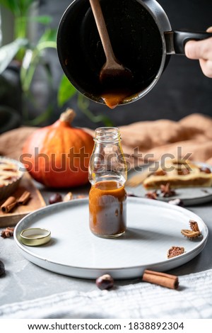 Pumpkin spice latte syrup recipe pictures, cooking pumpkin spice latte homemade from scratch. Sweet tasty syrup with cinnamon, ginger, nutmeg,  cloves and cardamom. Thanksgiving holidays fall beverage