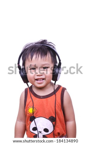 kid with headphone.