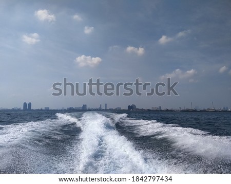This picture say a bout the beautiful water flows from the speed boat at the Ancol Jakarta Utara