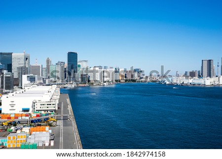 the scenery of Tokyo bay area seeen from Rainbow Bridge
