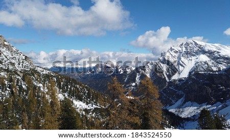 A view into the dolomites with the Dürrenstein on the right. The picture was taken along the hiking path to the Rossalm /Malga Cavallo which is located at the end of the prsgser valley near Brückele. 