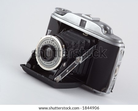 Antique bellows camera (note, company Kershaw no longer exists)