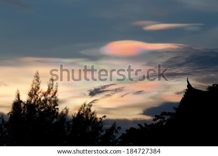 Cloud iridescence Royalty-Free Stock Photo #184727384
