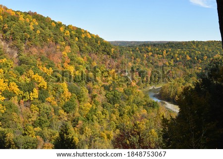 Leaves beginning to change at Letchworth State Park