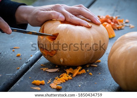 The making process of Halloween pumpkins
