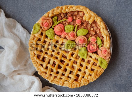 Homemade decorative American pastry / Apple Pie with Handcrafted Roses & Leaves Patterns / Great for parties, family and friends gatherings