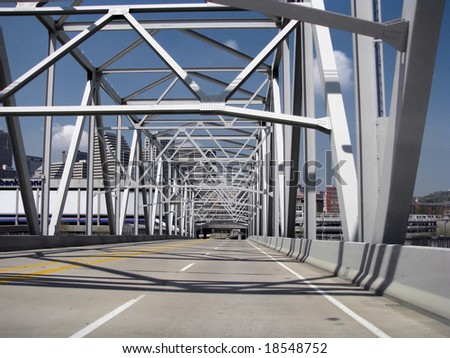 bridge over the Ohio river towards Cincinnati