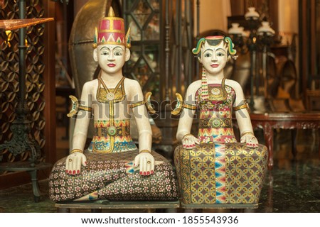 This is Loro blonyo, Javanese traditional sculpture. Loro Blonyo is a symbol for prosperity and descent.