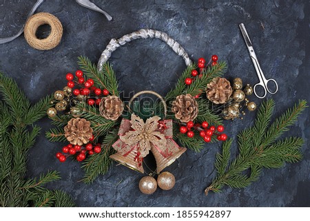 Christmas wreath, photo-making step by step, easy way to make home decoration, step four. Preparing for the holiday,