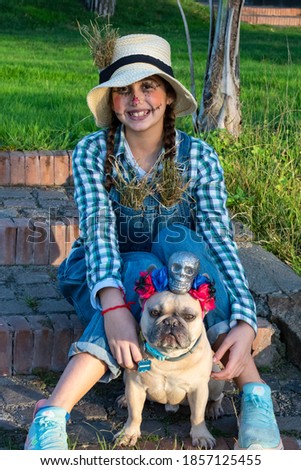 The Scarecrow of the Entrance to Hell, Halloween Pictures with dog