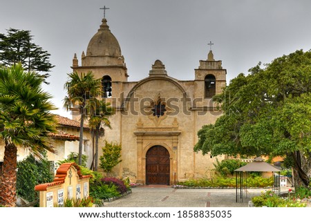 Courtyard view of Mission San Carlos in Carmel, California, USA Royalty-Free Stock Photo #1858835035