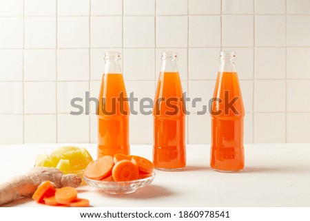 fresh juice detox in light background