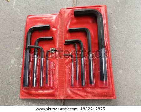 a sets of different sizes allen key.
