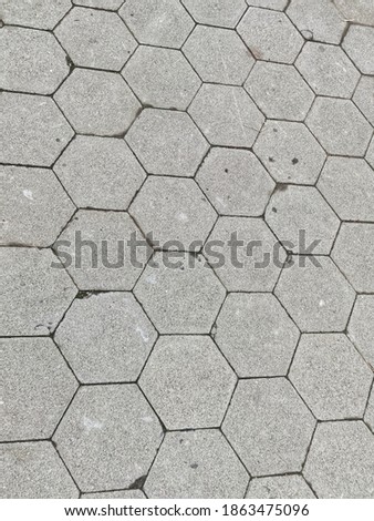 The hexagonal row of tiles looks neat