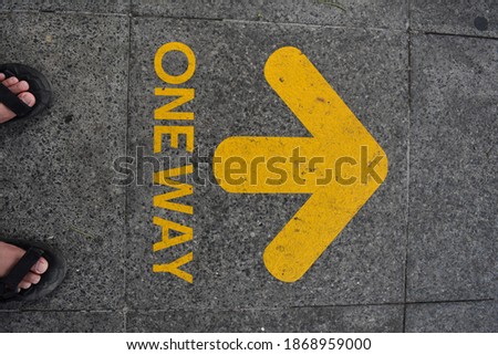 one way street, information symbol